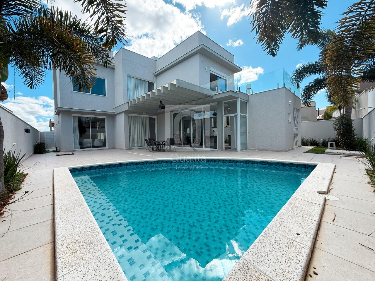 Casa de Condomínio à venda com 3 quartos, 487m² - Foto 1