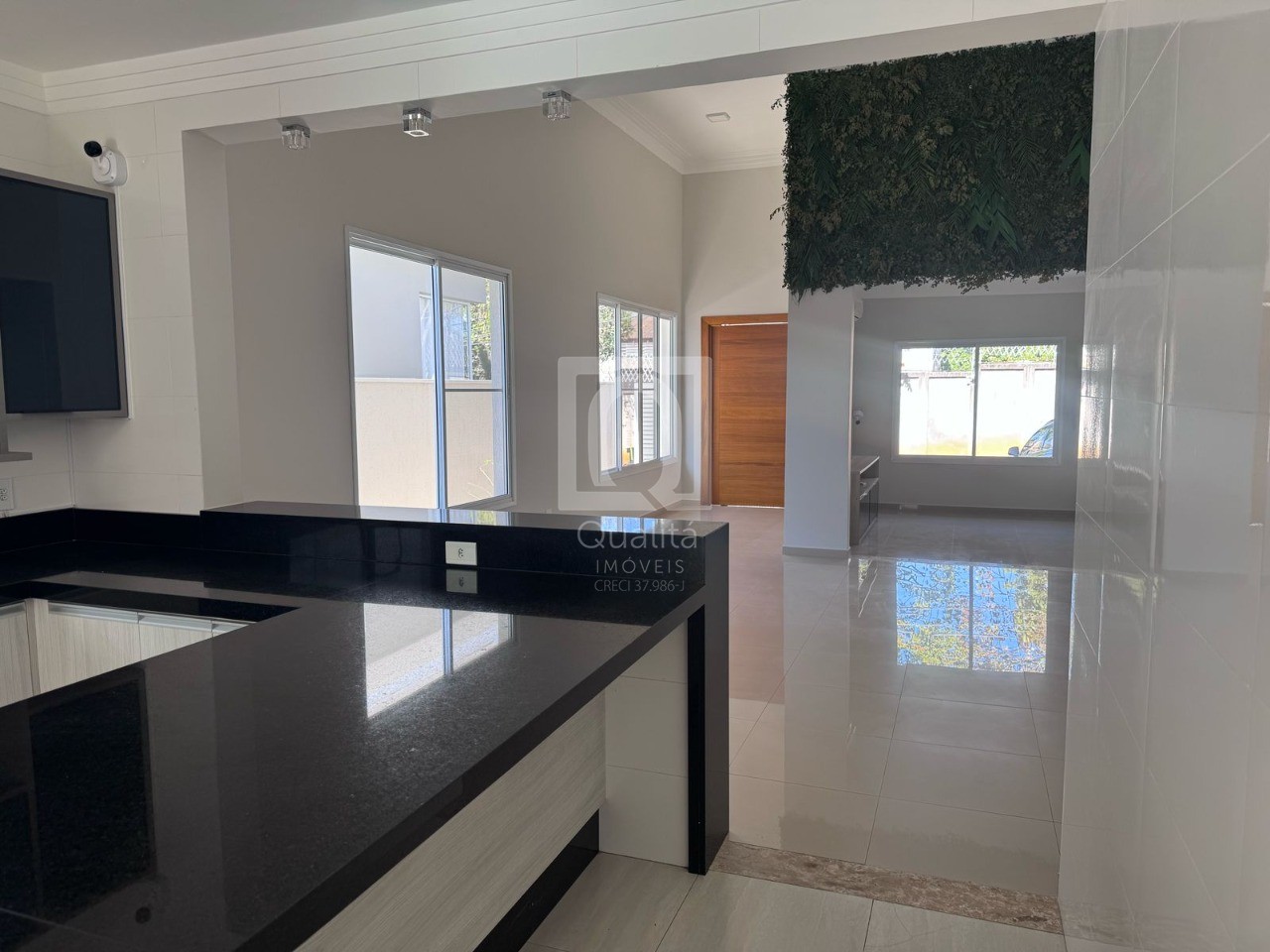 Casa de Condomínio à venda com 3 quartos, 215m² - Foto 1