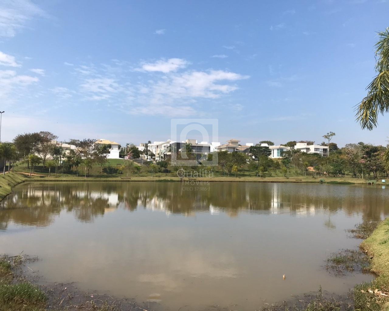 Casa de Condomínio à venda com 3 quartos, 215m² - Foto 25