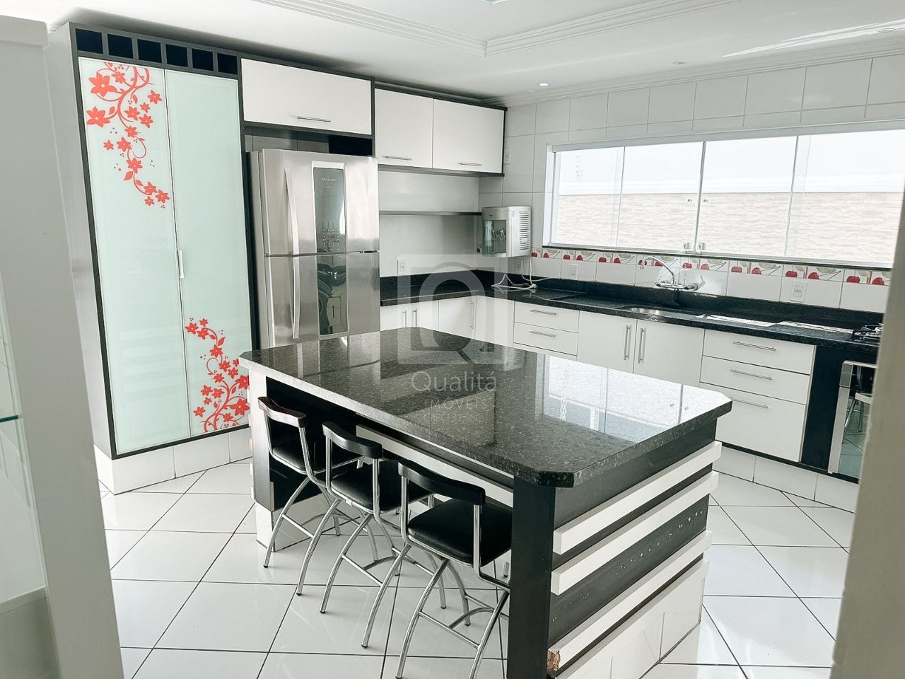 Casa de Condomínio à venda com 3 quartos, 312m² - Foto 4