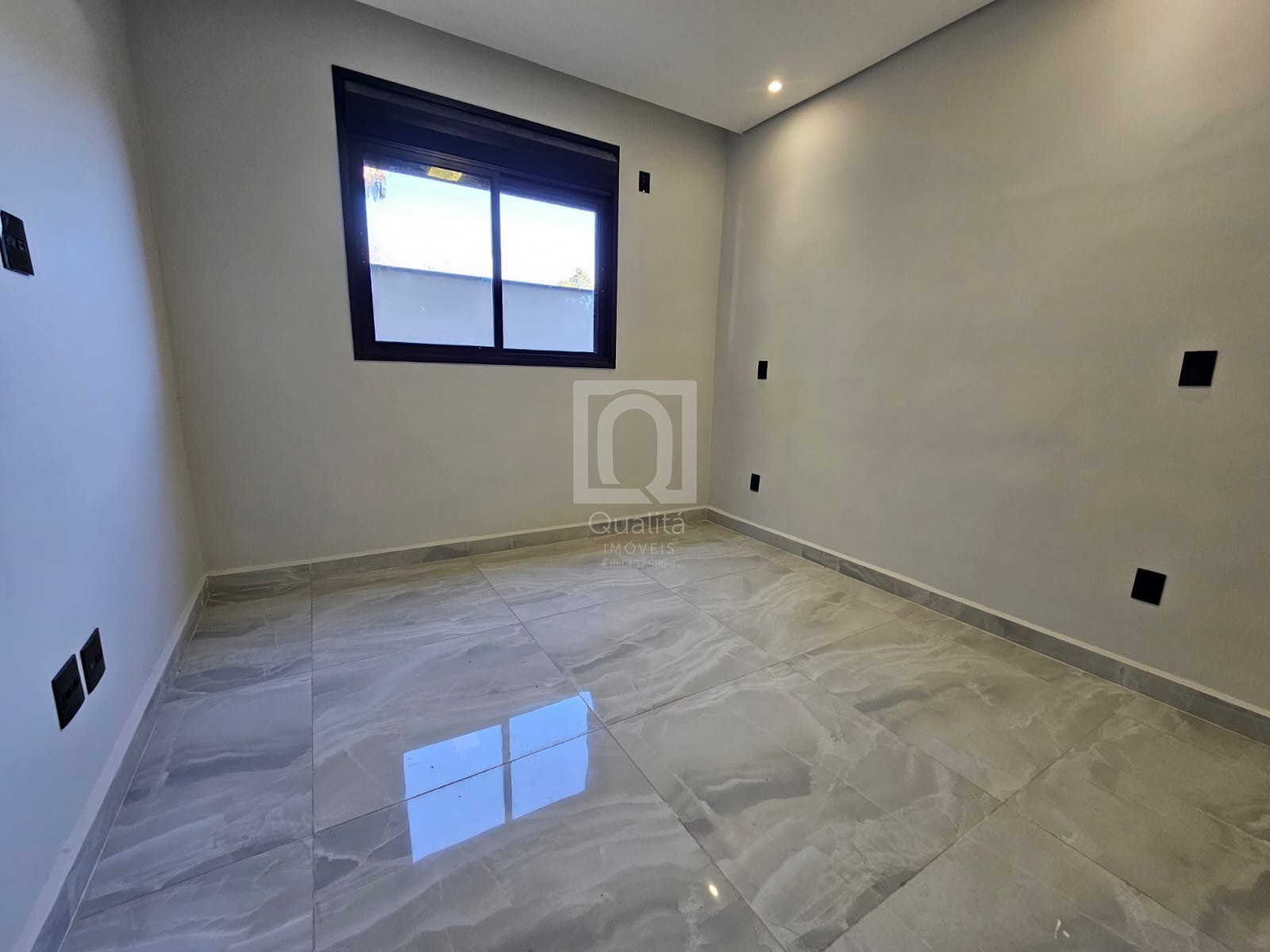Casa de Condomínio à venda com 3 quartos, 250m² - Foto 4