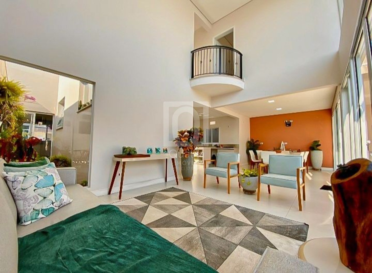 Casa de Condomínio à venda com 3 quartos, 250m² - Foto 1