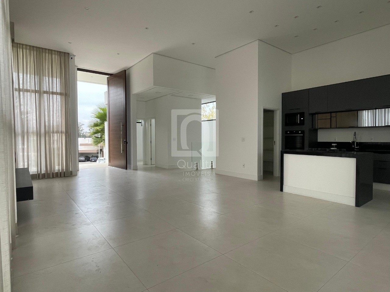 Casa de Condomínio para alugar com 4 quartos, 532m² - Foto 2