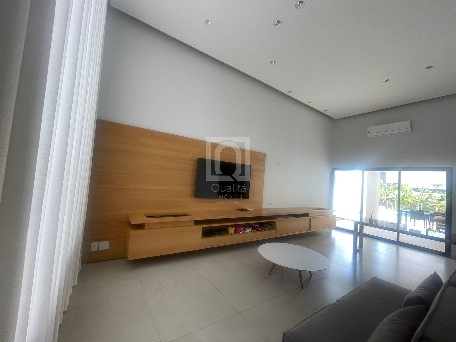 Casa de Condomínio à venda e aluguel com 3 quartos, 453m² - Foto 1