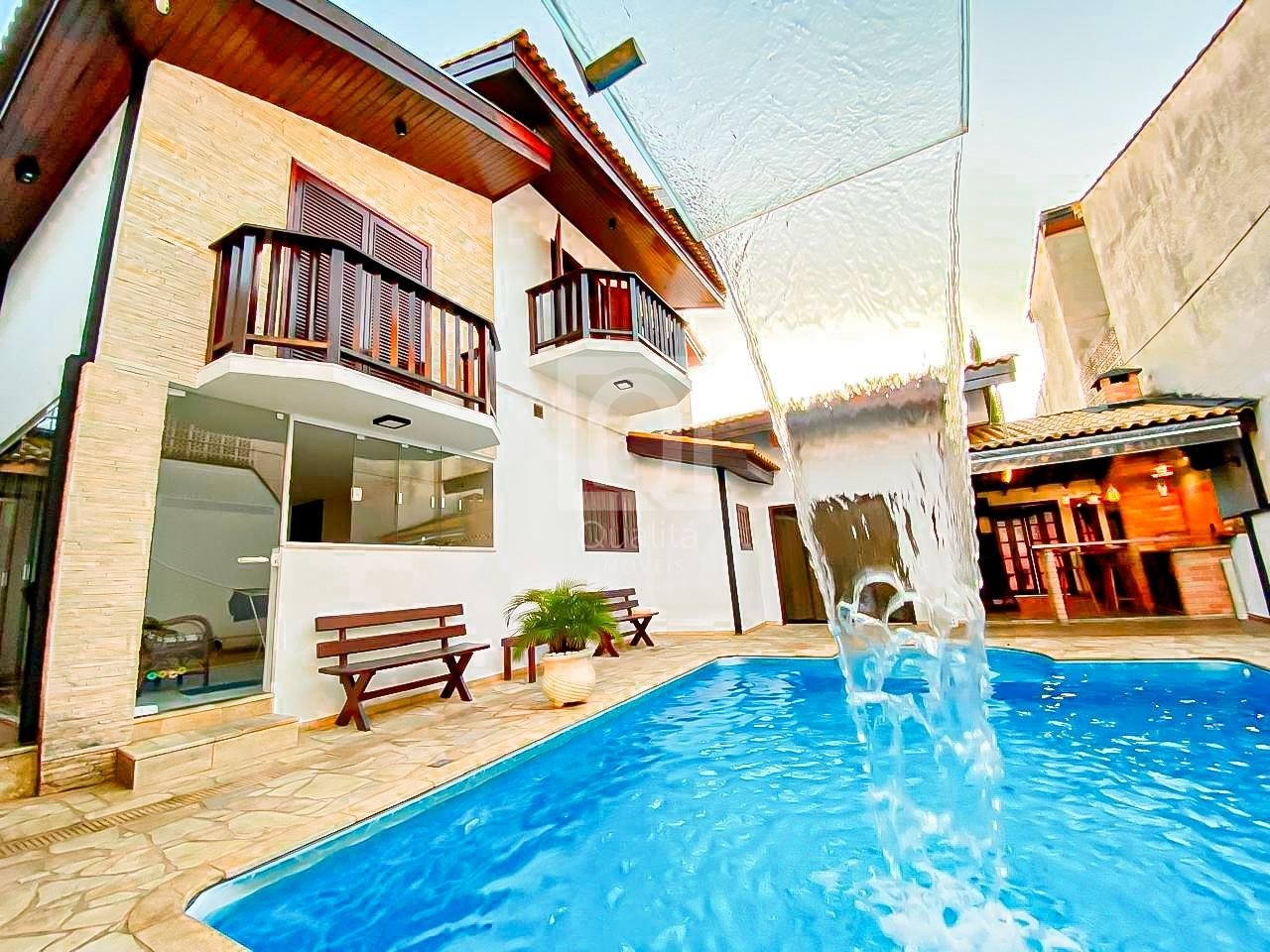 Sobrado à venda com 3 quartos, 400m² - Foto 1