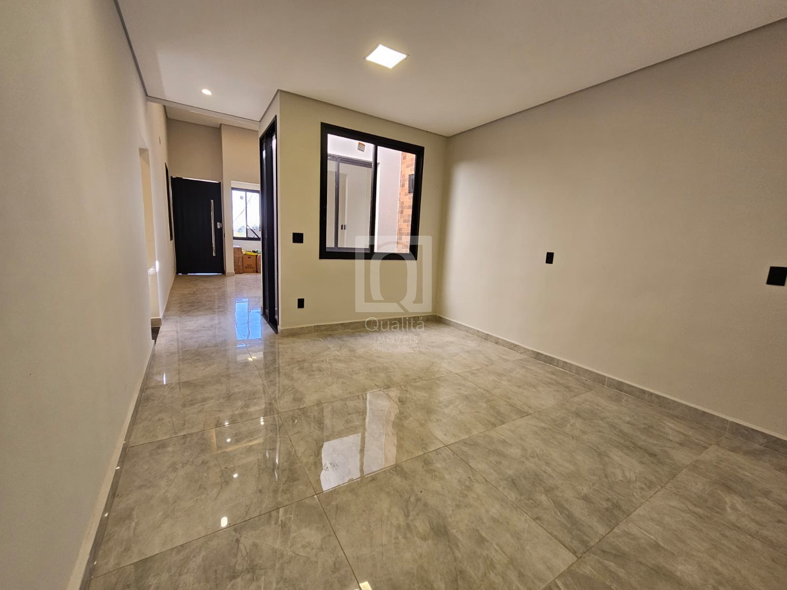 Casa de Condomínio à venda com 3 quartos, 250m² - Foto 2