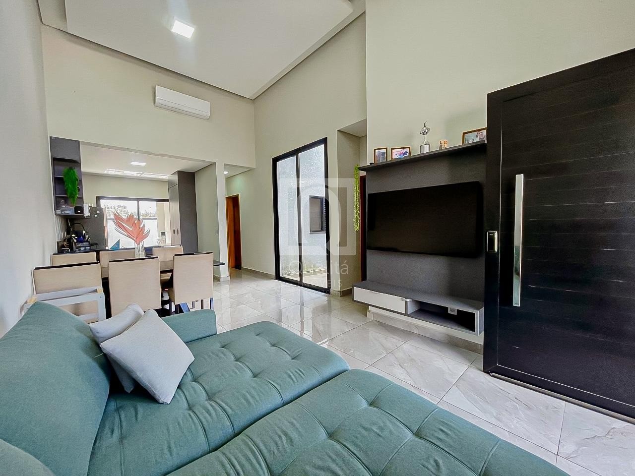 Casa de Condomínio à venda com 3 quartos, 167m² - Foto 1