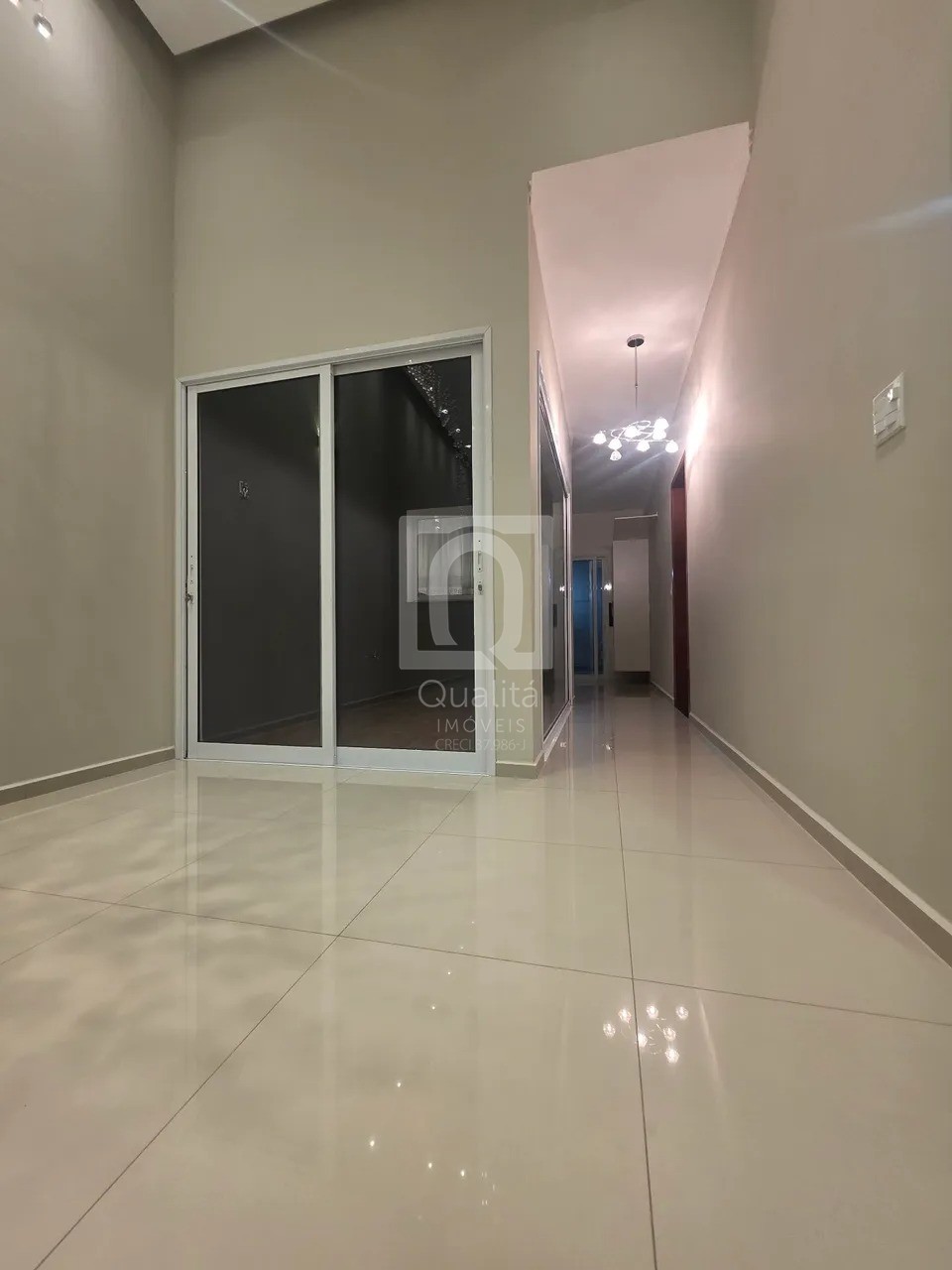 Casa de Condomínio à venda e aluguel com 3 quartos, 200m² - Foto 2