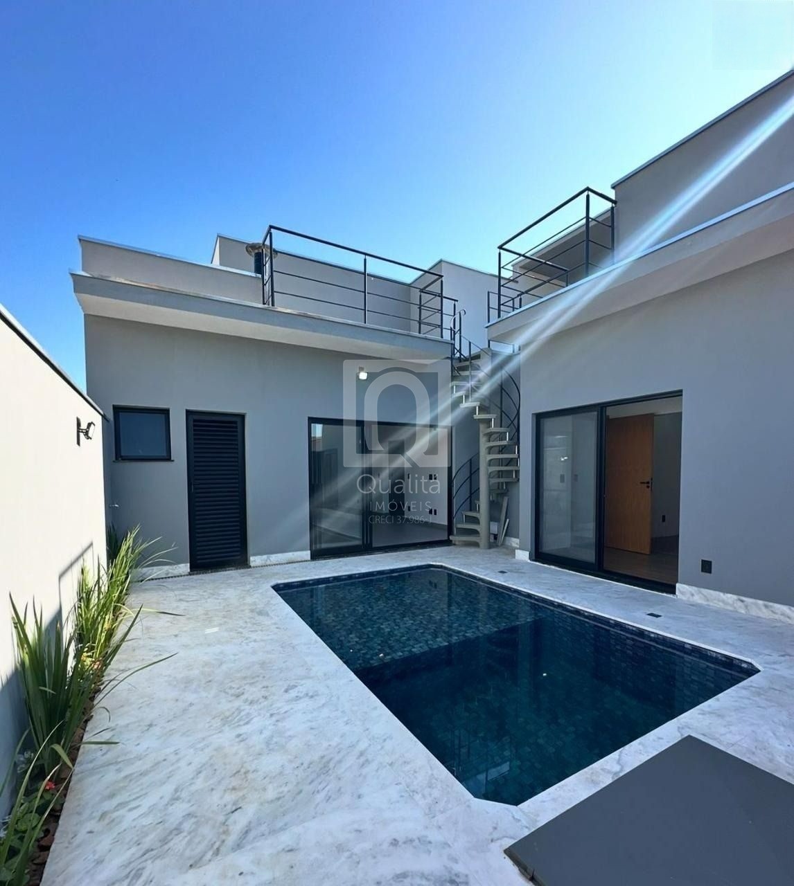 Casa de Condomínio à venda com 3 quartos, 300m² - Foto 1