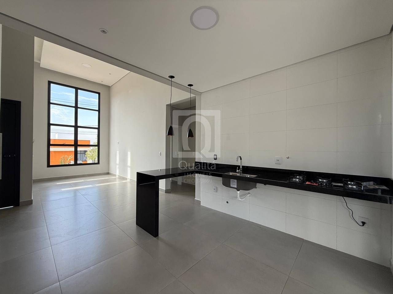 Casa de Condomínio à venda com 3 quartos, 194m² - Foto 1