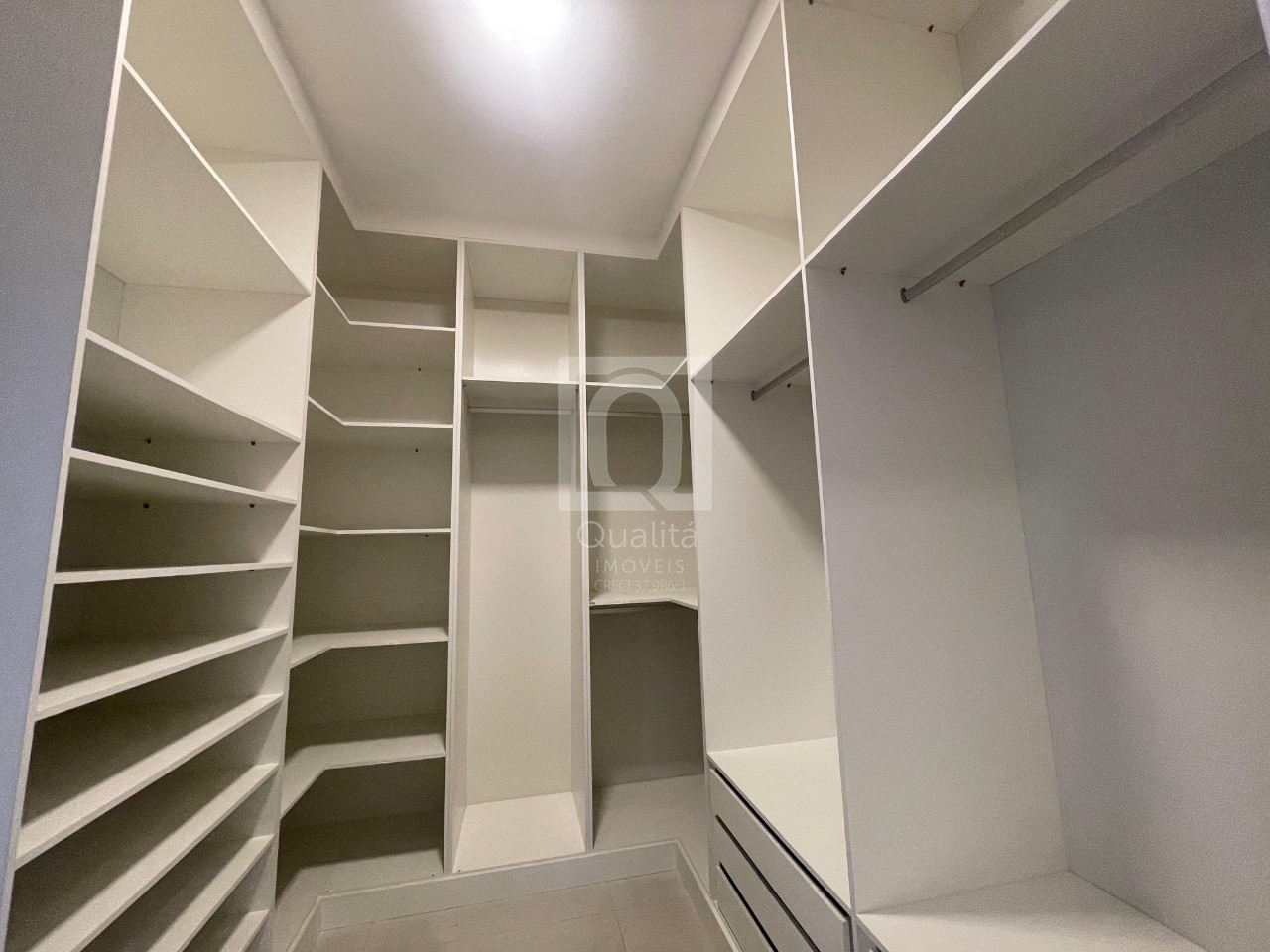 Casa de Condomínio para alugar com 4 quartos, 532m² - Foto 17
