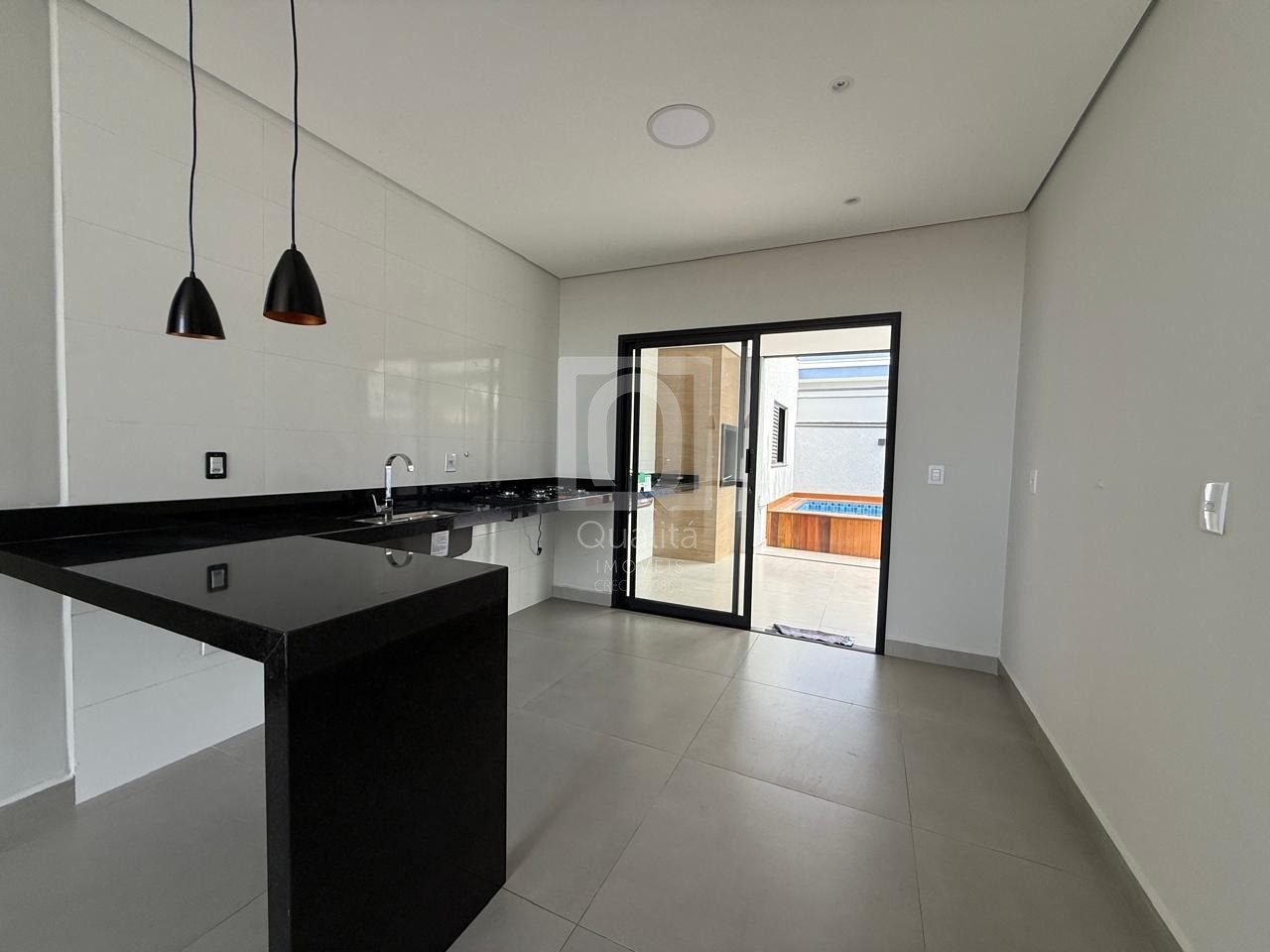 Casa de Condomínio à venda com 3 quartos, 194m² - Foto 2