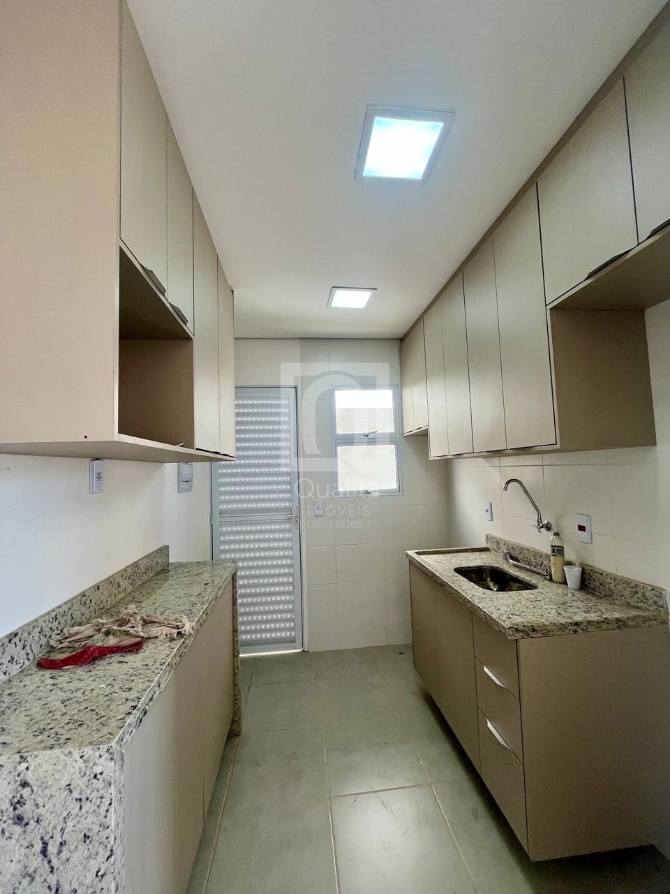 Casa de Condomínio à venda com 2 quartos, 129m² - Foto 2