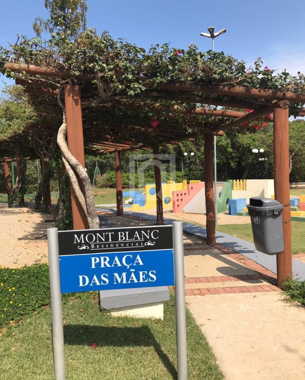 Casa de Condomínio à venda com 3 quartos, 215m² - Foto 22
