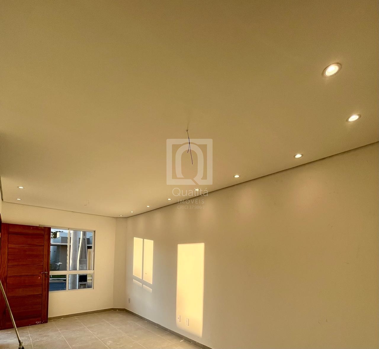 Casa de Condomínio à venda com 2 quartos, 129m² - Foto 1