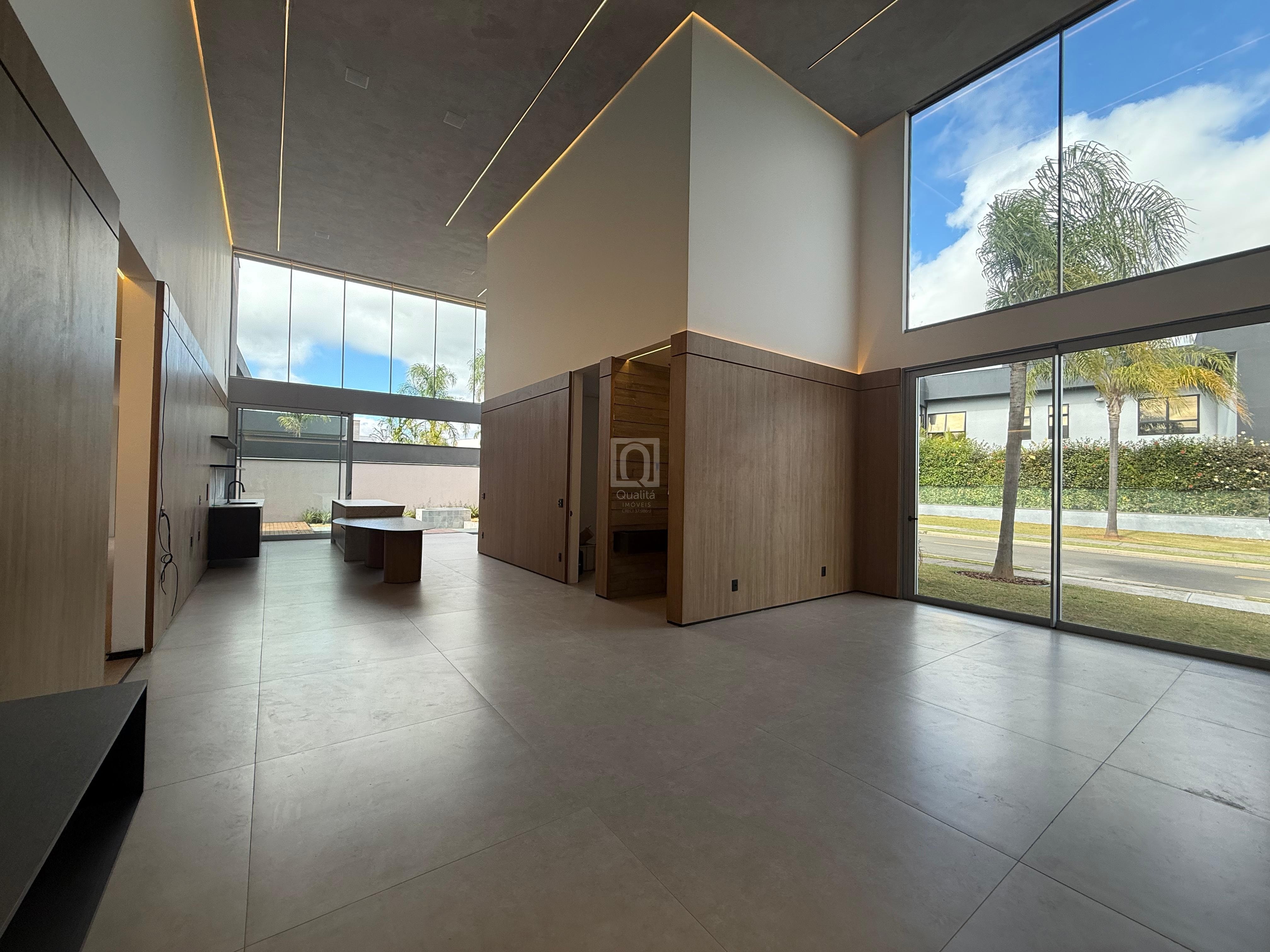 Casa de Condomínio à venda com 4 quartos, 650m² - Foto 2