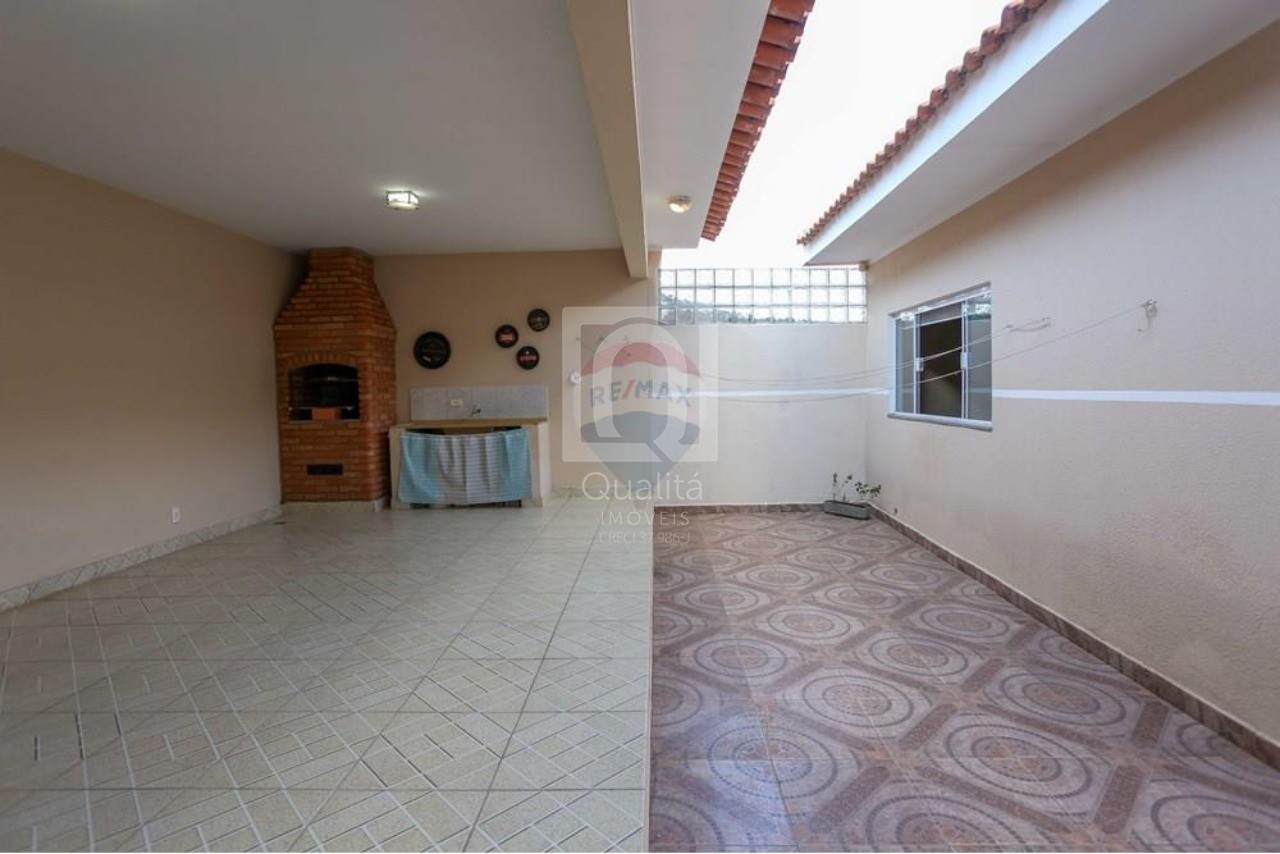 Casa à venda com 3 quartos, 142m² - Foto 3