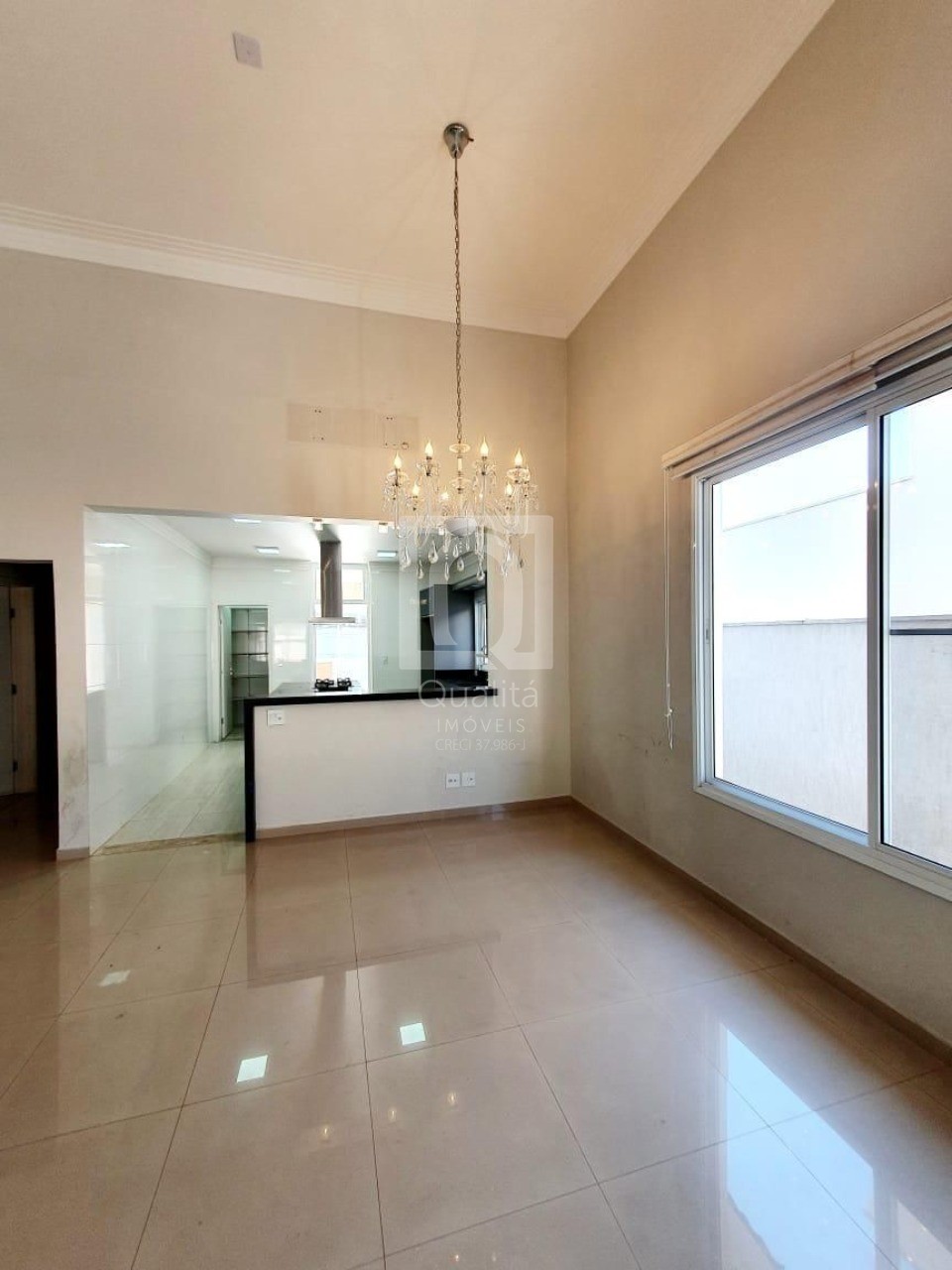 Casa de Condomínio à venda com 3 quartos, 215m² - Foto 4