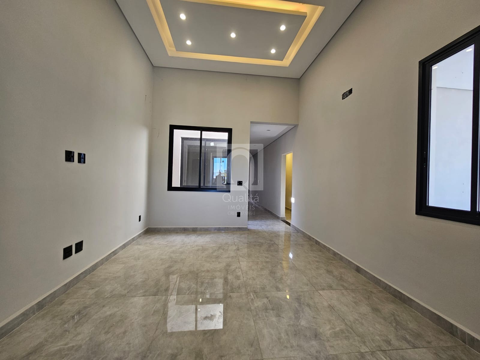 Casa de Condomínio à venda com 3 quartos, 250m² - Foto 3