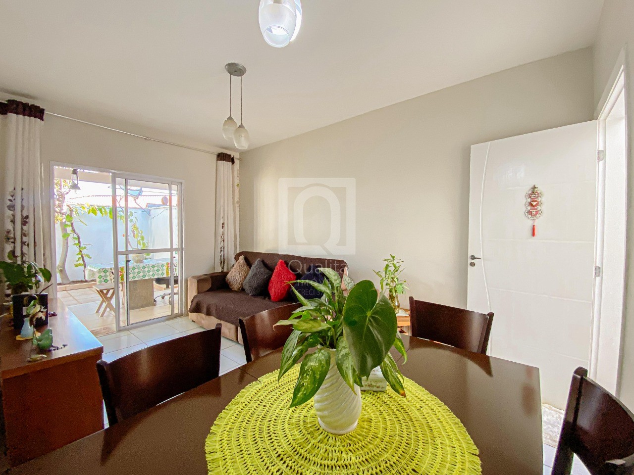 Casa de Condomínio à venda com 3 quartos, 150m² - Foto 2