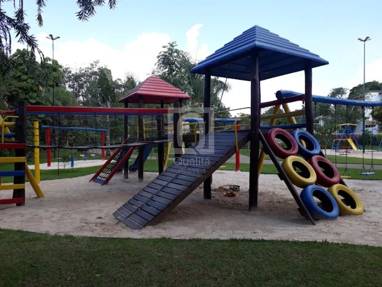 Casa de Condomínio à venda com 3 quartos, 250m² - Foto 15