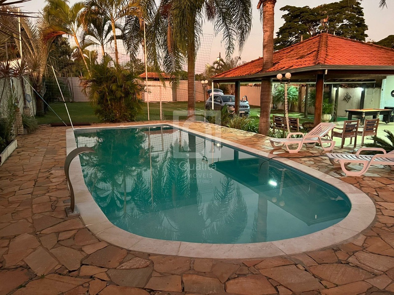 Chácara, 3 quartos, 1347 m² - Foto 1