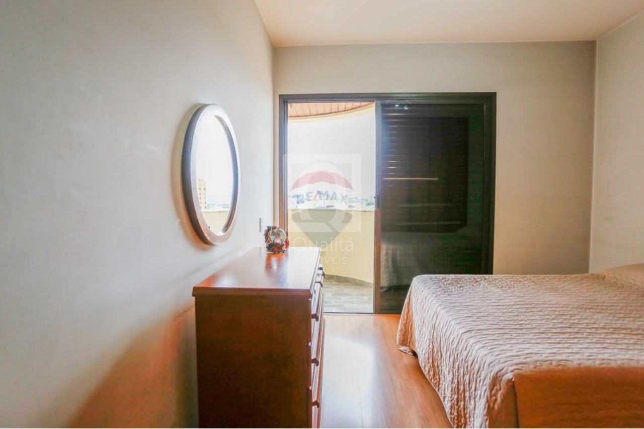 Apartamento à venda com 3 quartos, 202m² - Foto 26