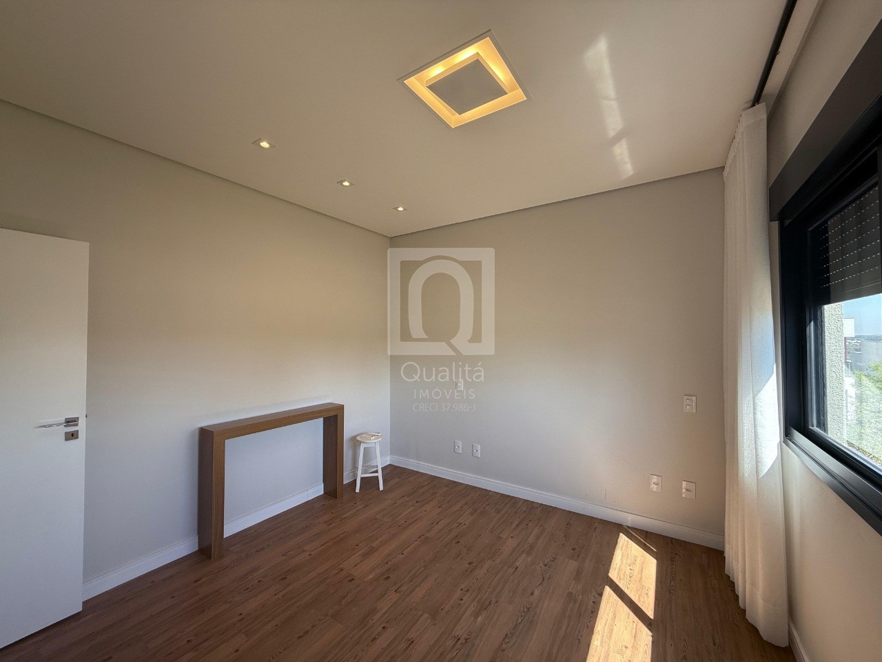 Casa de Condomínio à venda com 4 quartos, 370m² - Foto 11