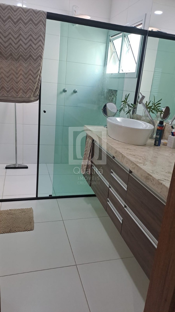 Casa de Condomínio à venda com 4 quartos, 250m² - Foto 13