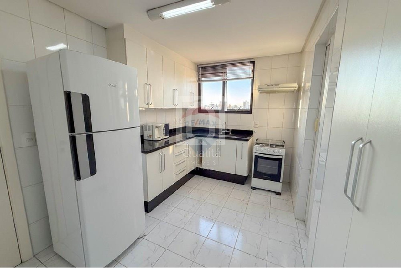 Apartamento à venda com 3 quartos, 189m² - Foto 6