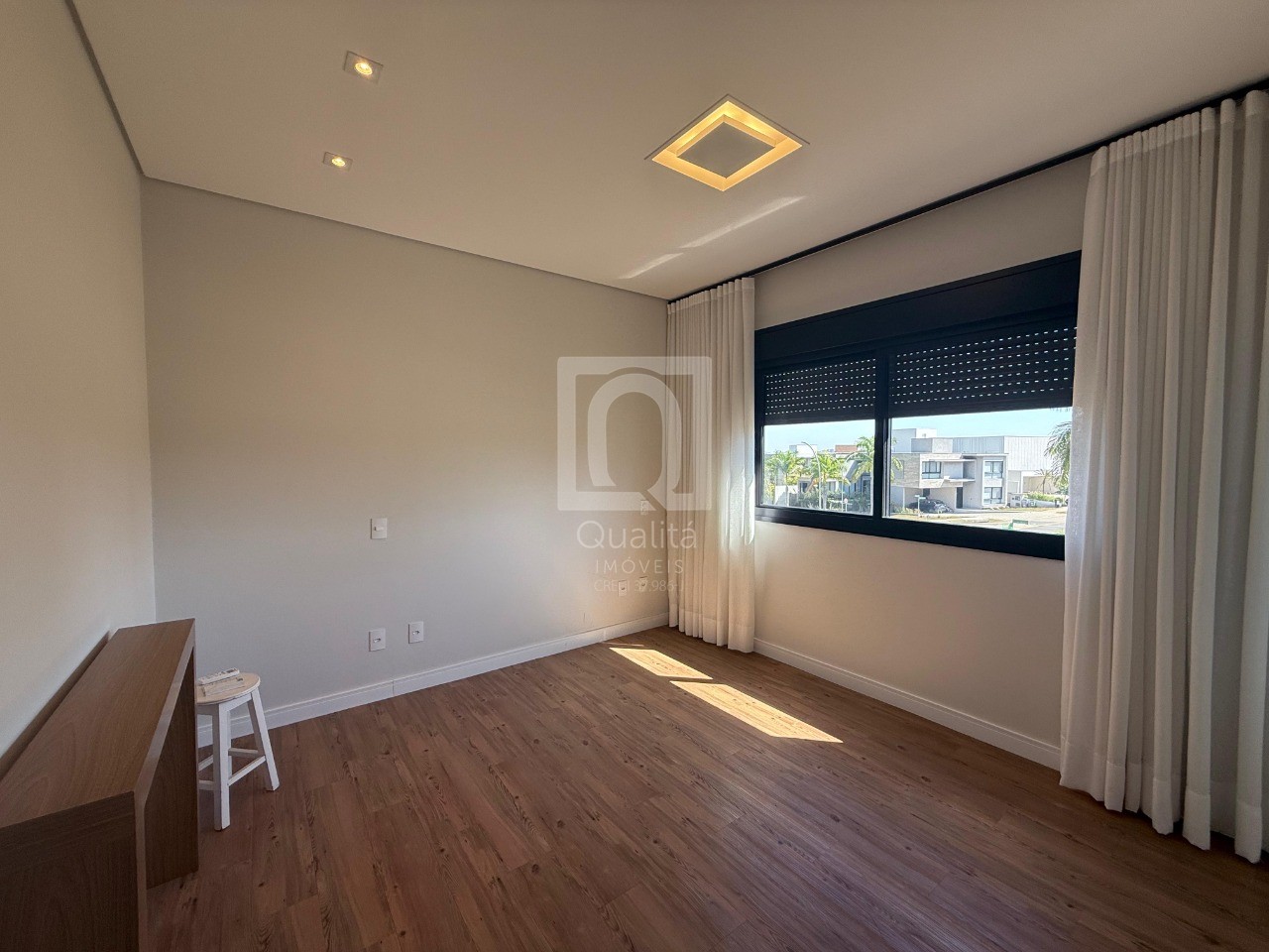 Casa de Condomínio à venda com 4 quartos, 370m² - Foto 10