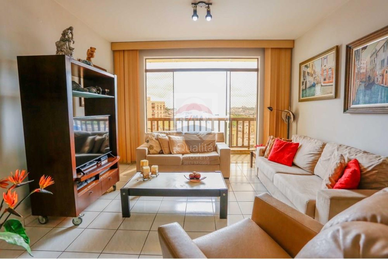Apartamento à venda com 3 quartos, 202m² - Foto 2