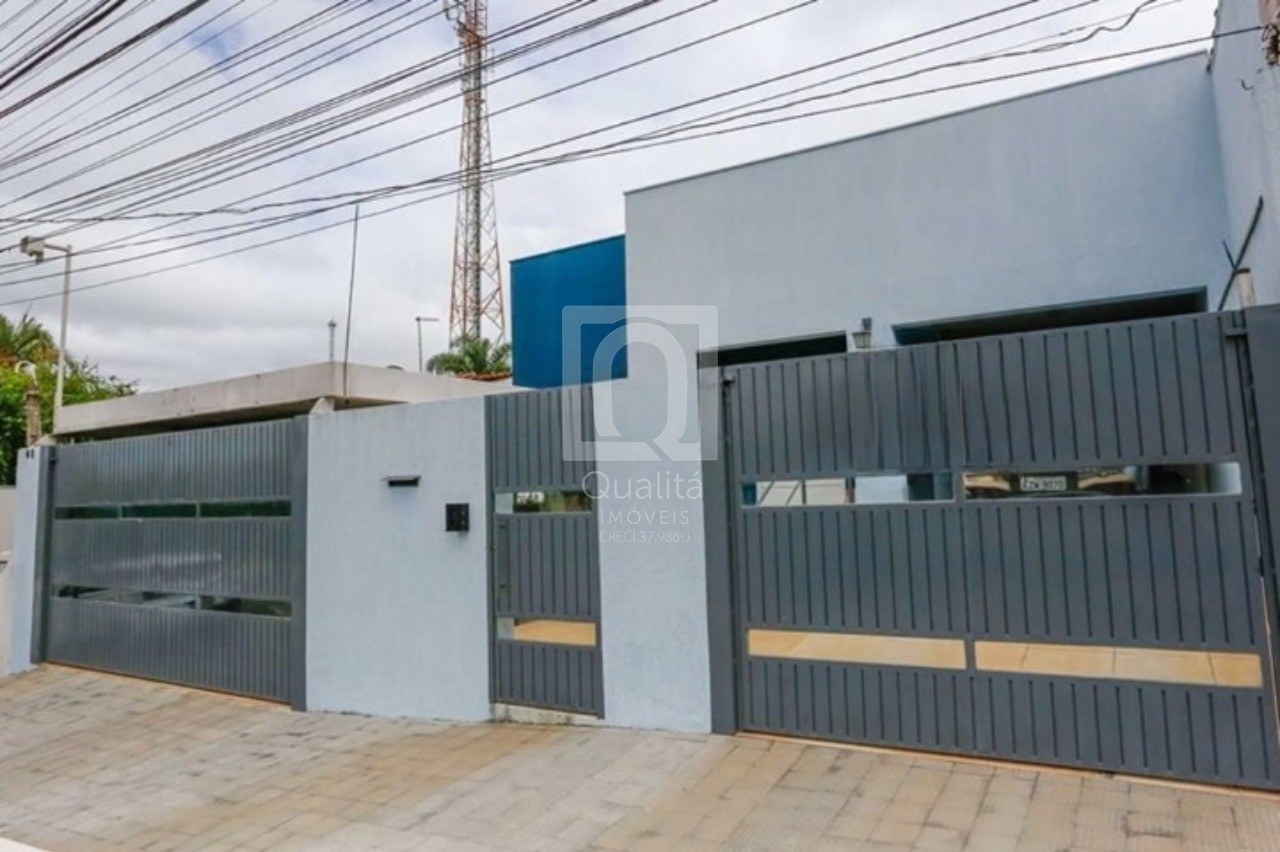 Casa à venda com 3 quartos, 281m² - Foto 1