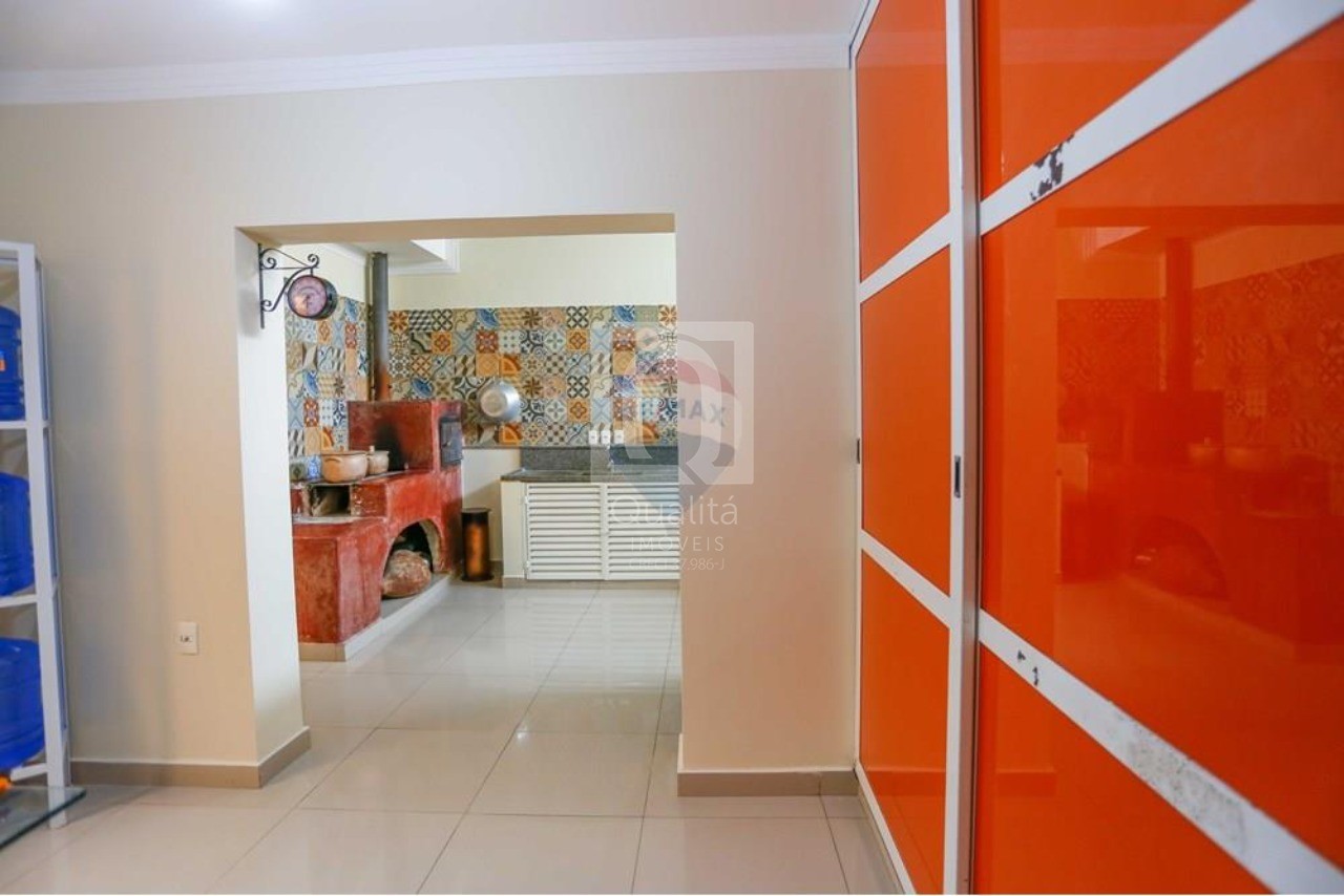 Casa à venda com 3 quartos, 281m² - Foto 9