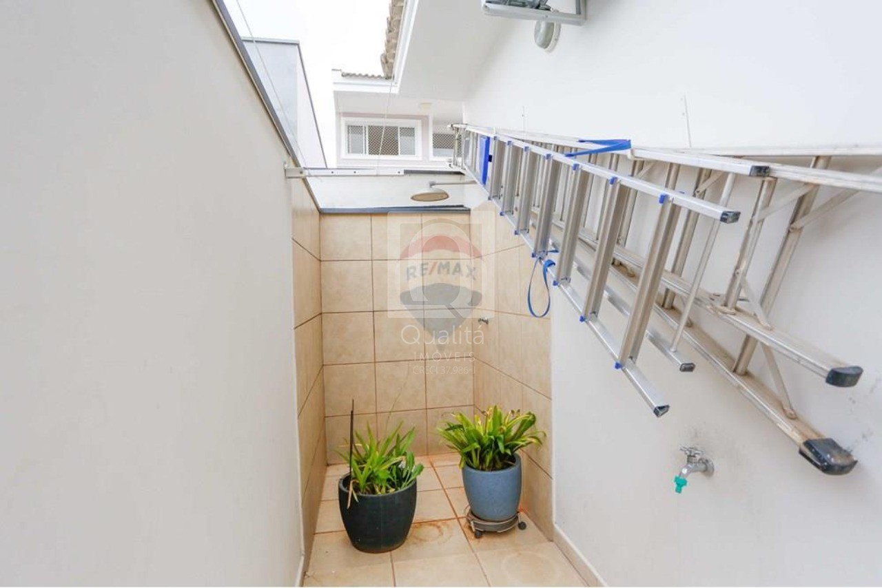 Casa de Condomínio à venda com 4 quartos, 250m² - Foto 31