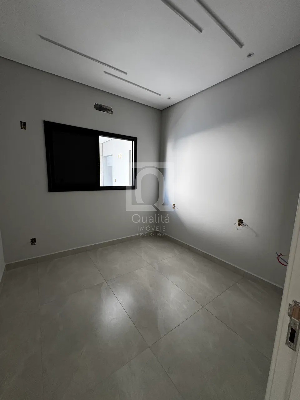 Casa de Condomínio à venda com 3 quartos, 200m² - Foto 4