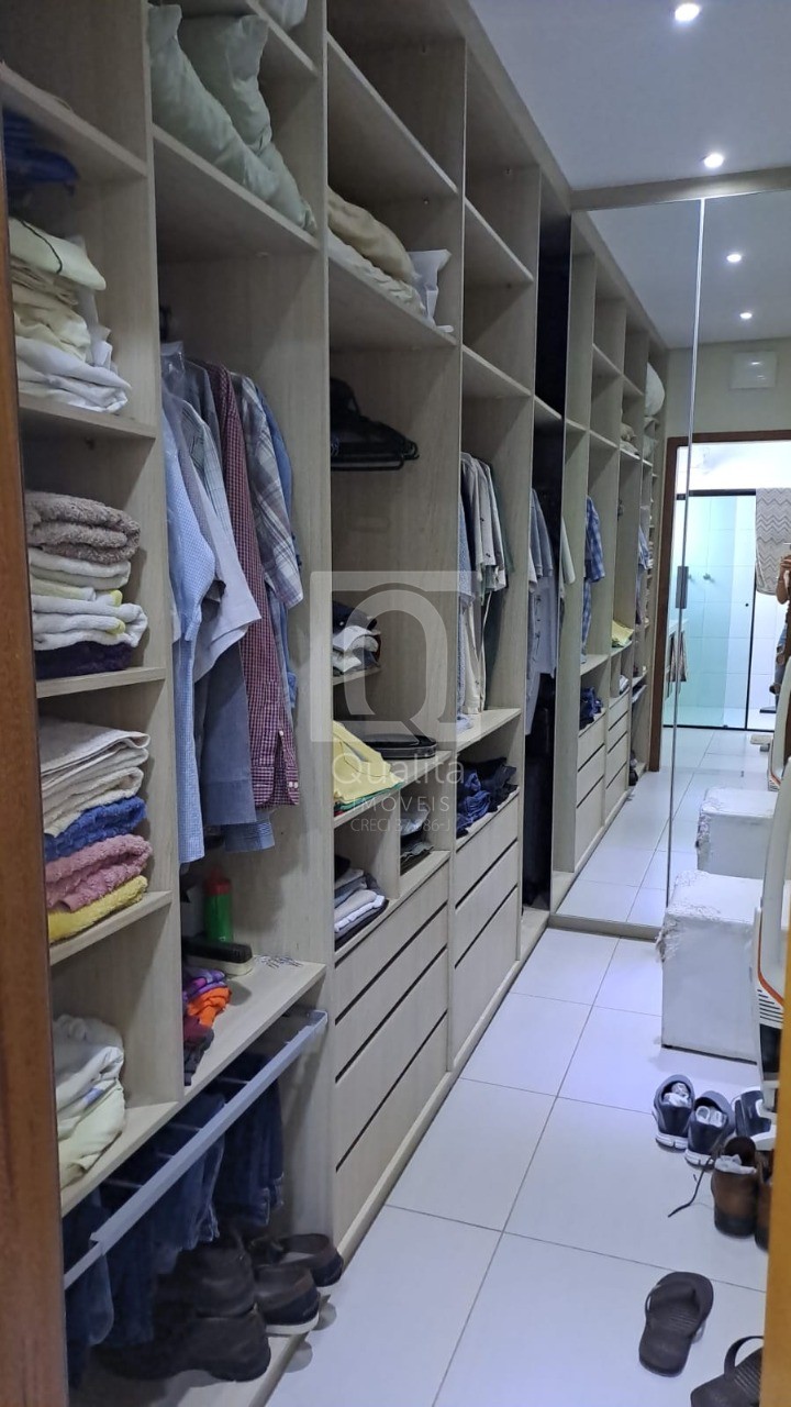 Casa de Condomínio à venda com 4 quartos, 250m² - Foto 5