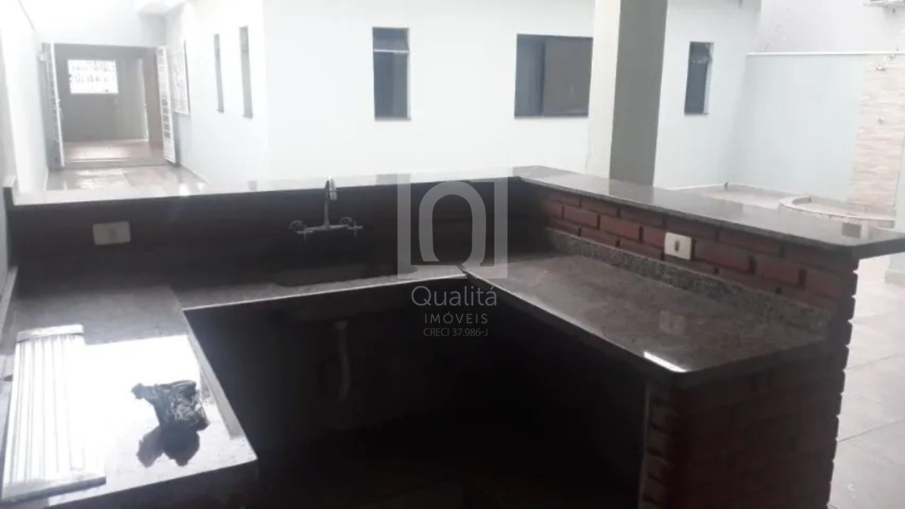 Casa à venda com 2 quartos, 300m² - Foto 12