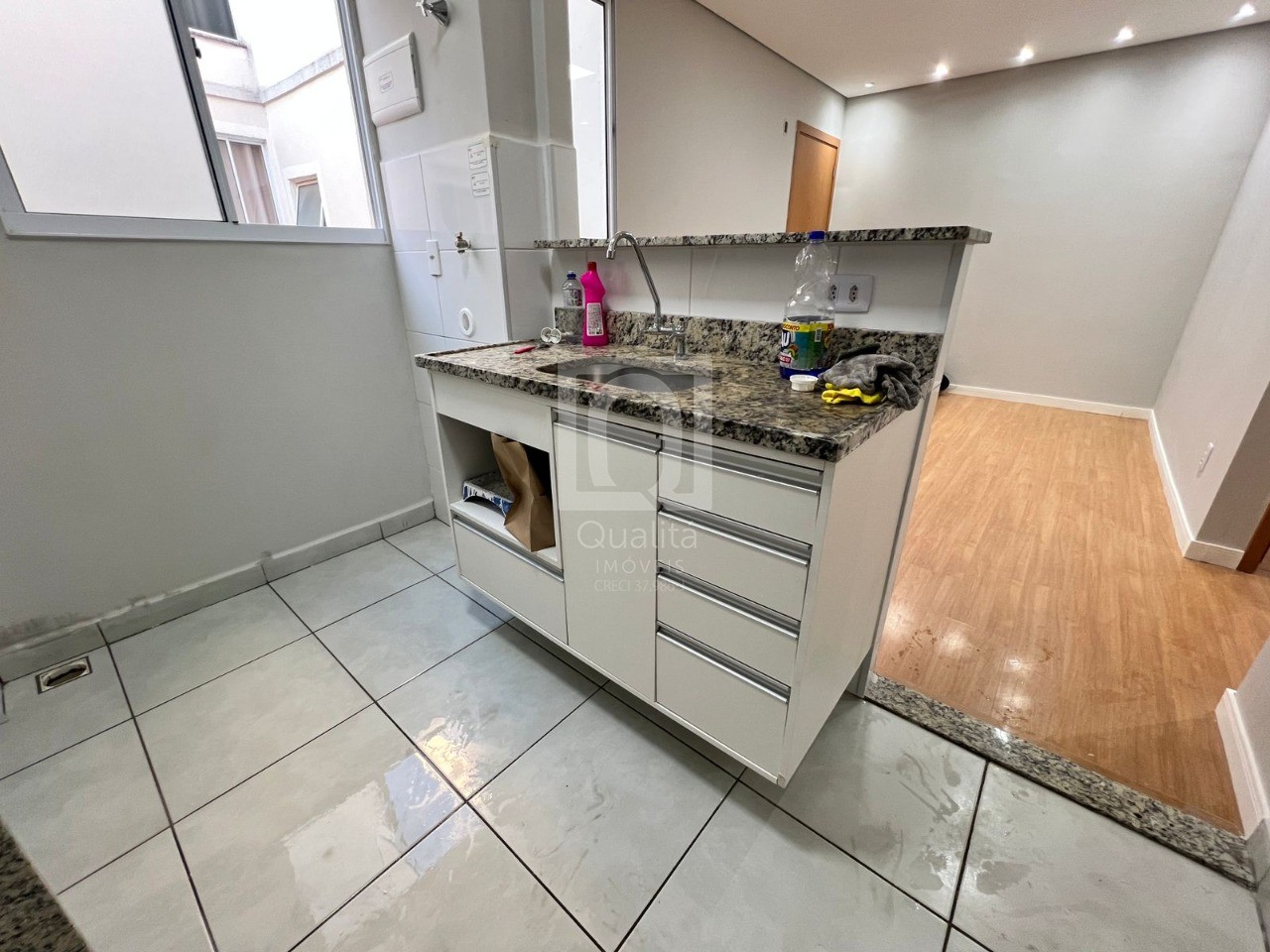 Apartamento à venda com 2 quartos, 42m² - Foto 4