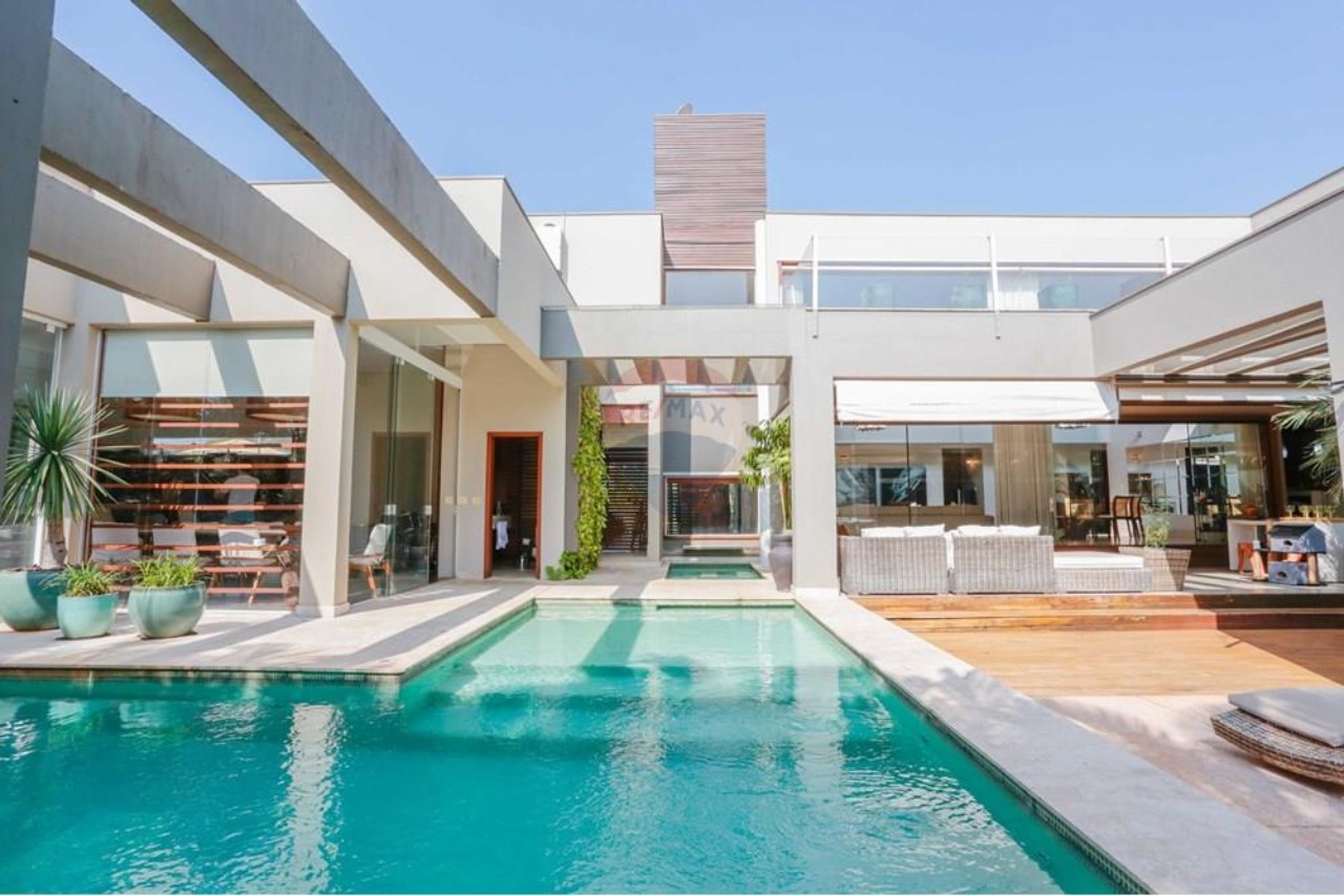 Casa de Condomínio à venda com 4 quartos, 709m² - Foto 2
