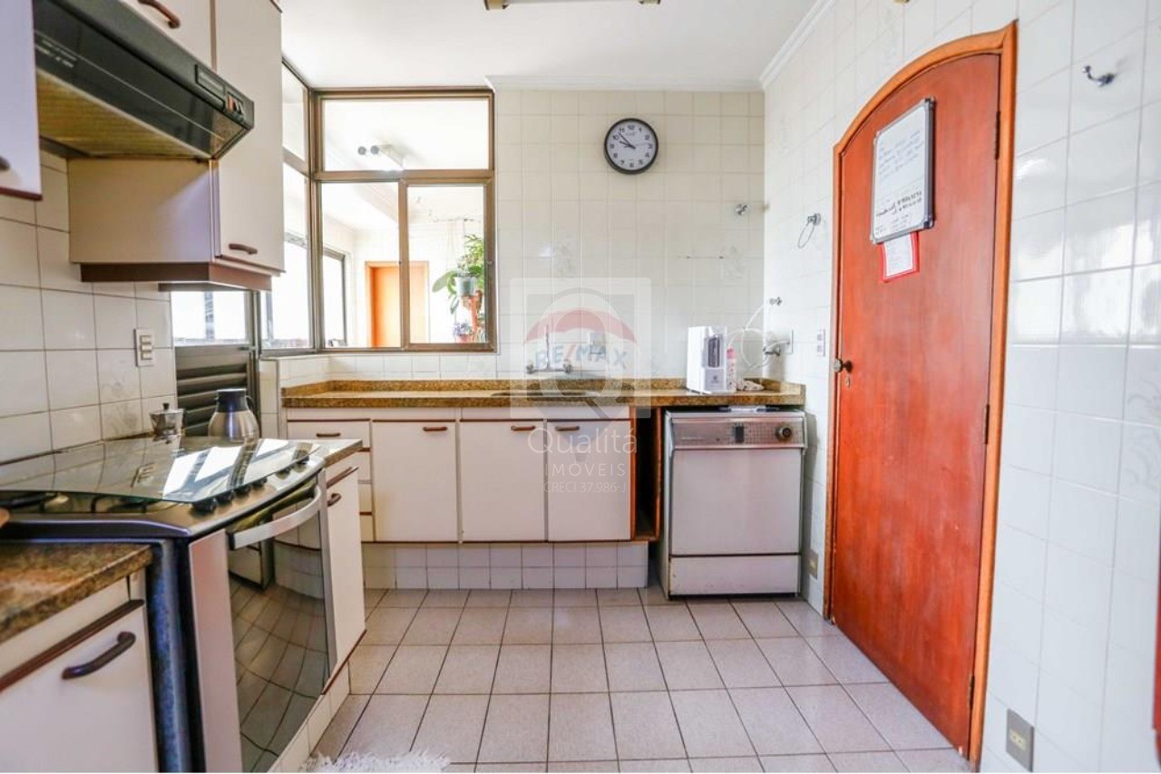 Apartamento à venda com 3 quartos, 202m² - Foto 7