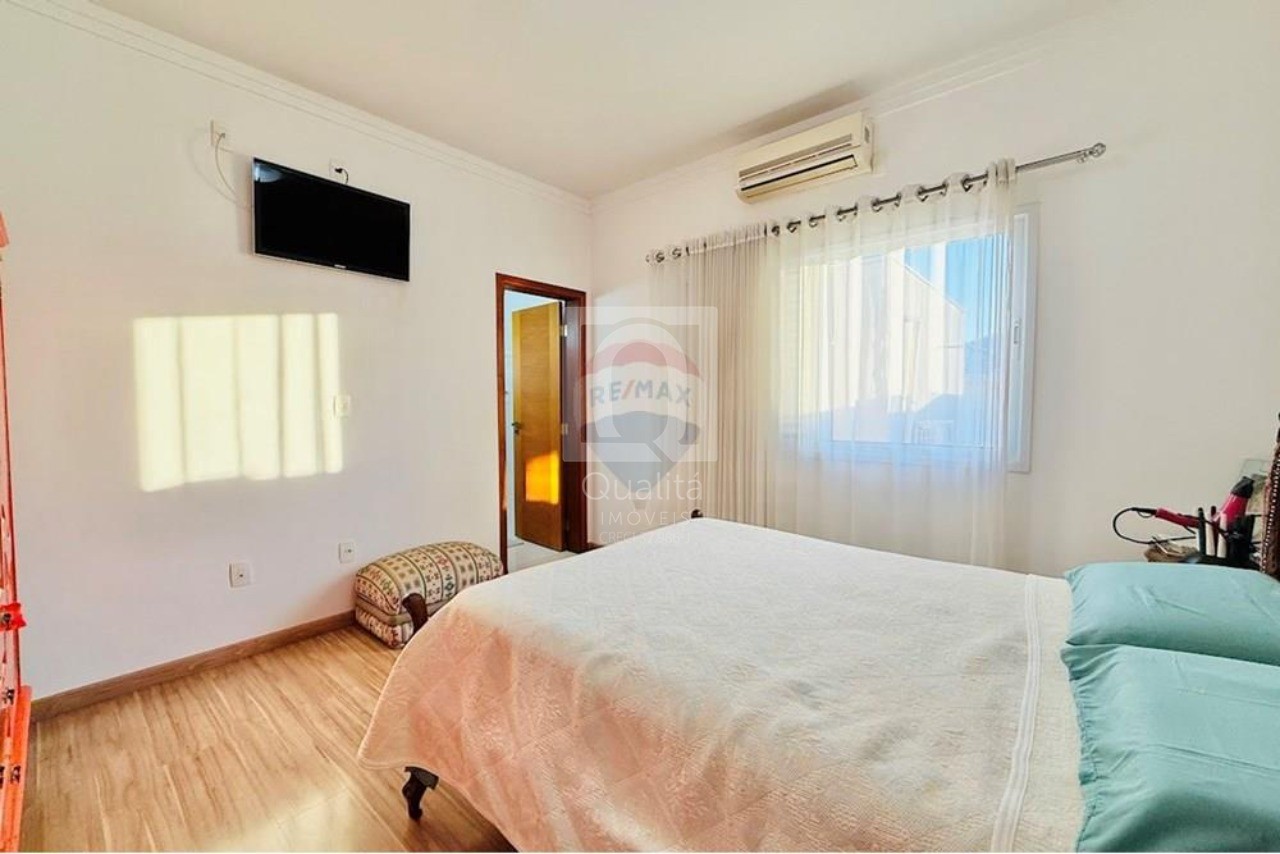 Casa de Condomínio à venda com 4 quartos, 300m² - Foto 25