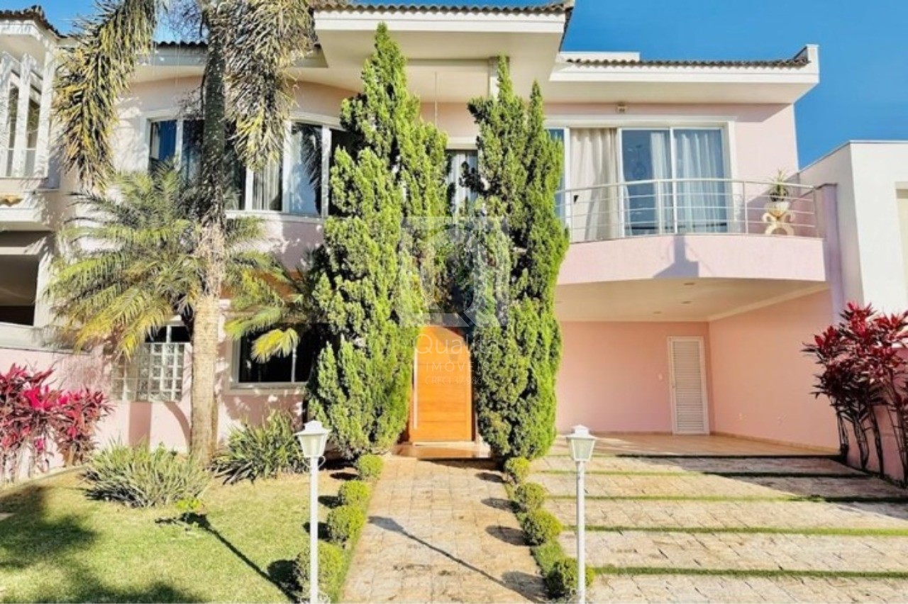 Casa de Condomínio à venda com 4 quartos, 300m² - Foto 1