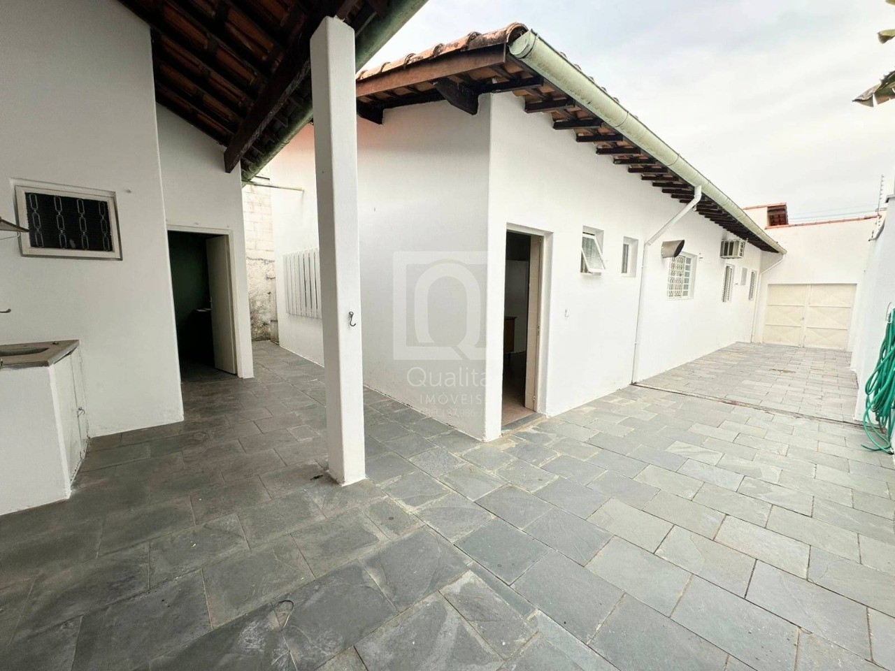 Casa à venda com 3 quartos, 300m² - Foto 17
