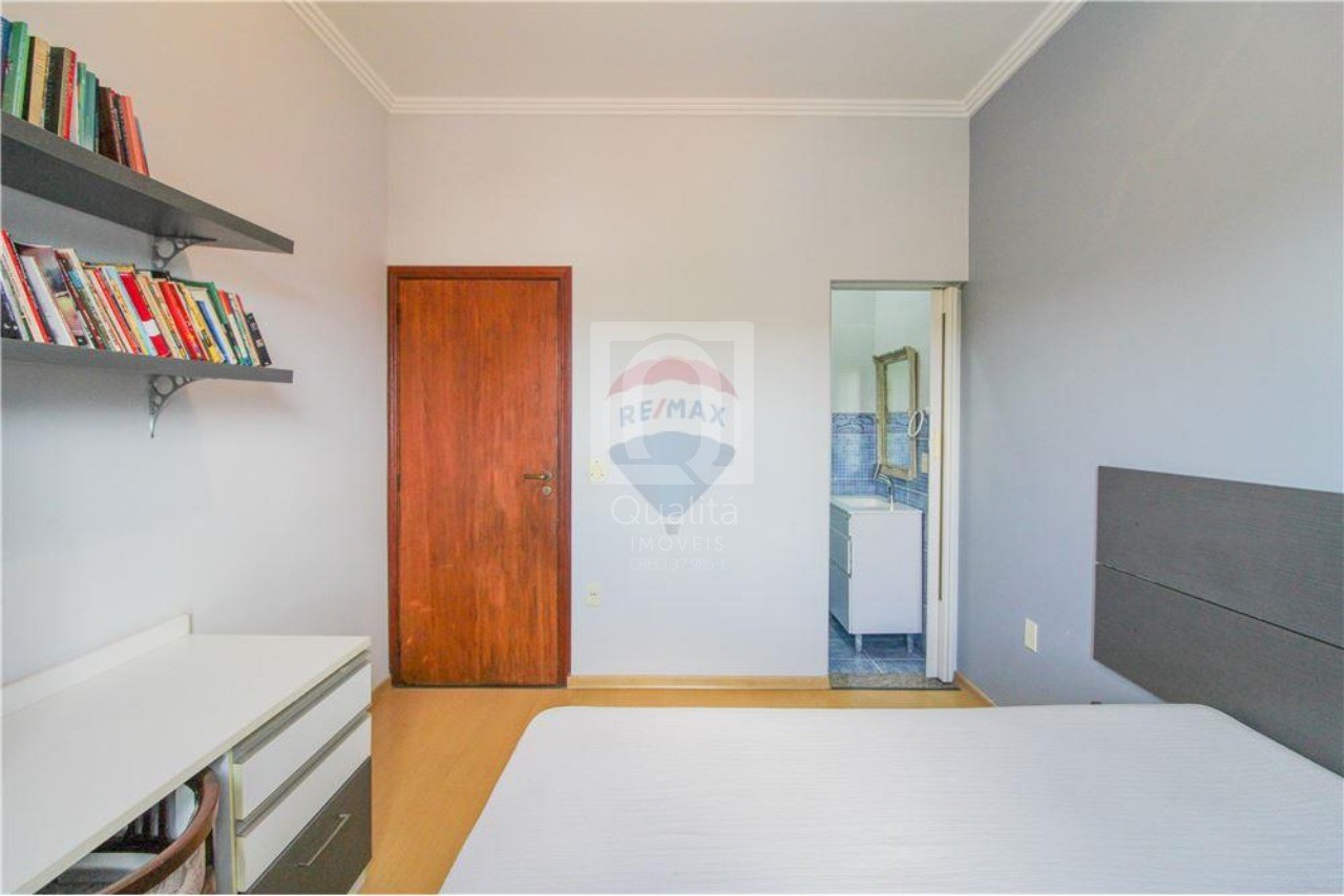 Casa de Condomínio à venda com 3 quartos, 360m² - Foto 21