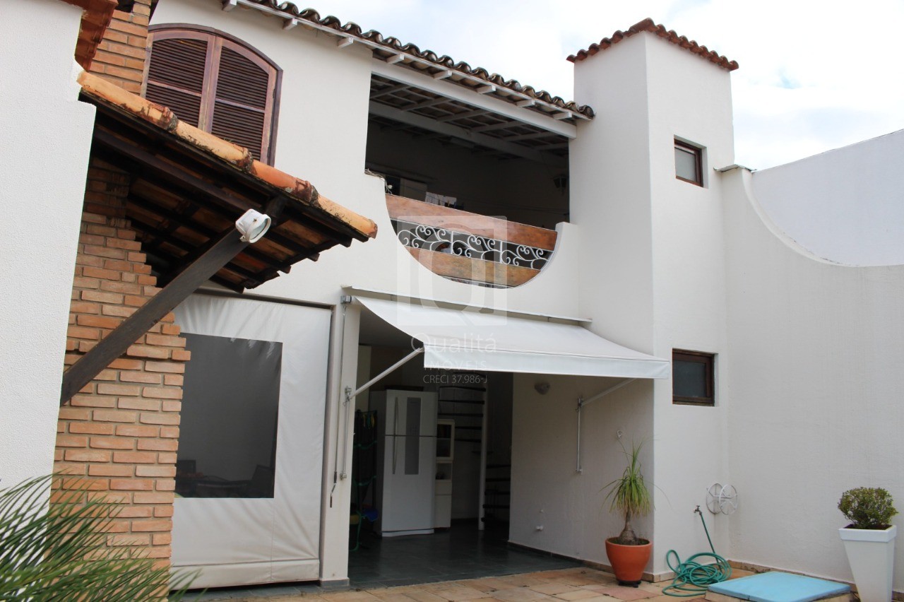 Prédio Inteiro à venda com 3 quartos, 330m² - Foto 1