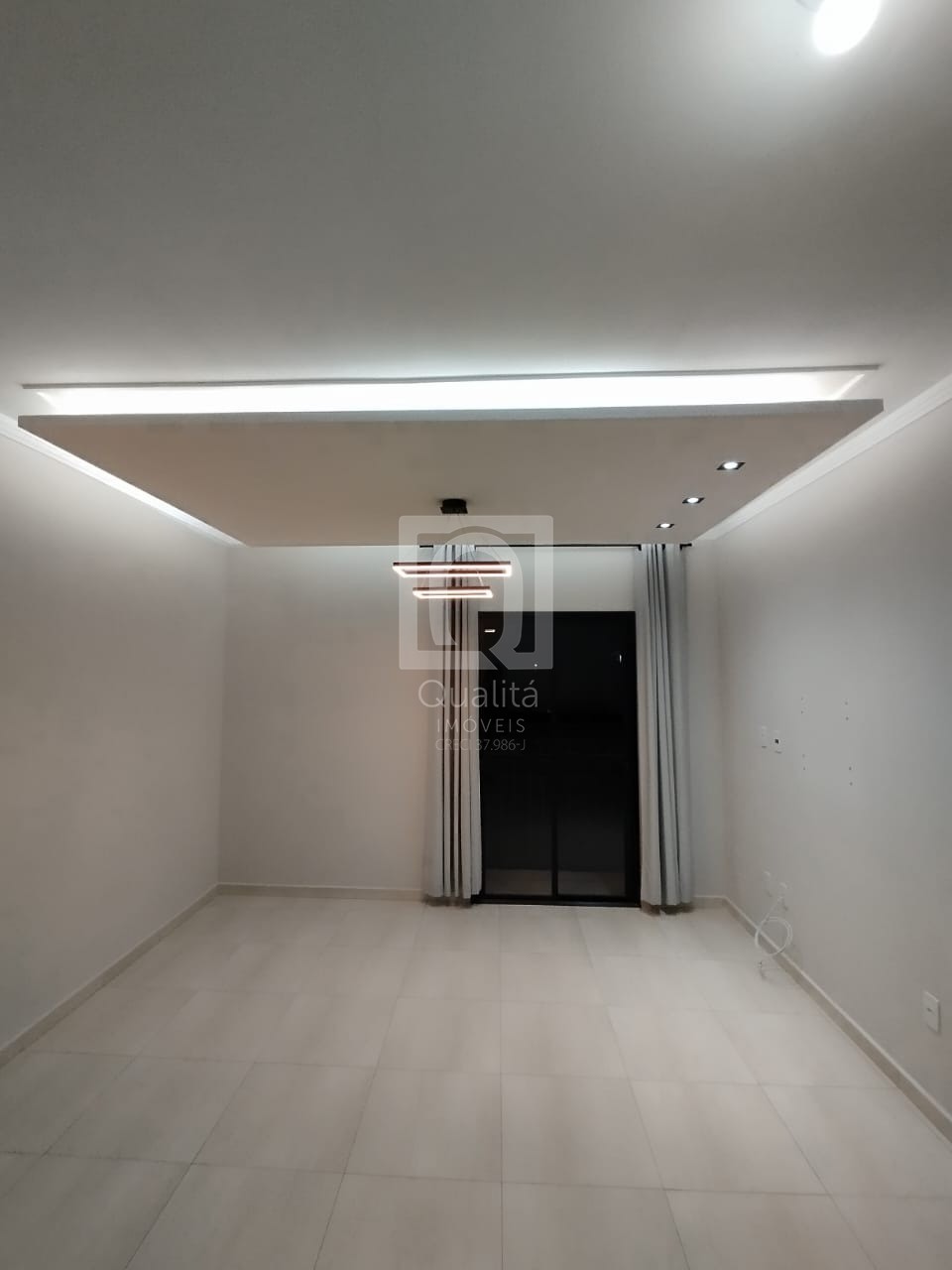 Apartamento à venda com 1 quarto, 40m² - Foto 2