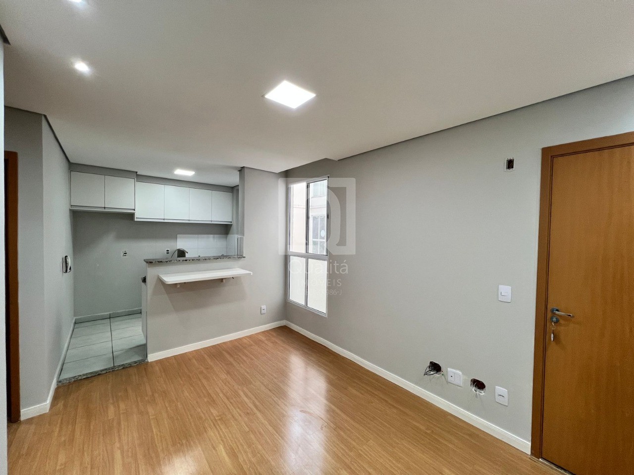 Apartamento à venda com 2 quartos, 42m² - Foto 2