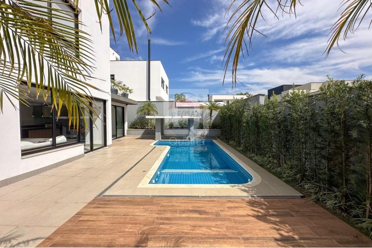 Casa de Condomínio à venda com 3 quartos, 450m² - Foto 3