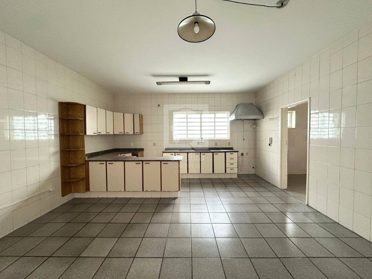 Casa à venda com 3 quartos, 300m² - Foto 14